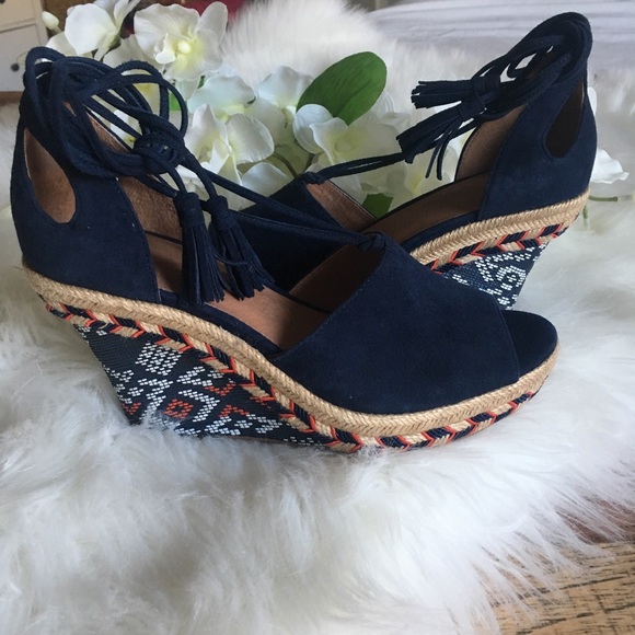 CAbi Shoes - NWOT CAbi Isla Boho Lace Up Wedge Sandals 6